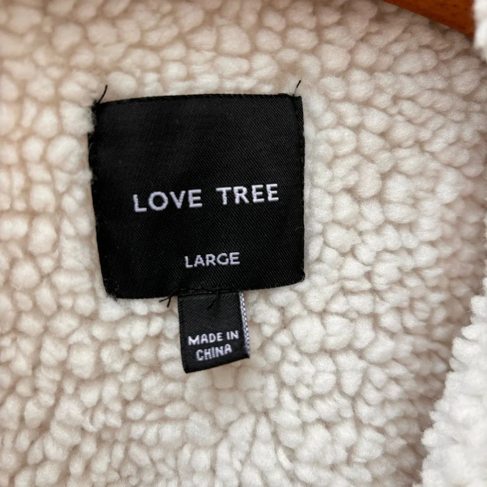 Love Tree tan and white Sherpa plaid jacket coat - Picture 3 of 8